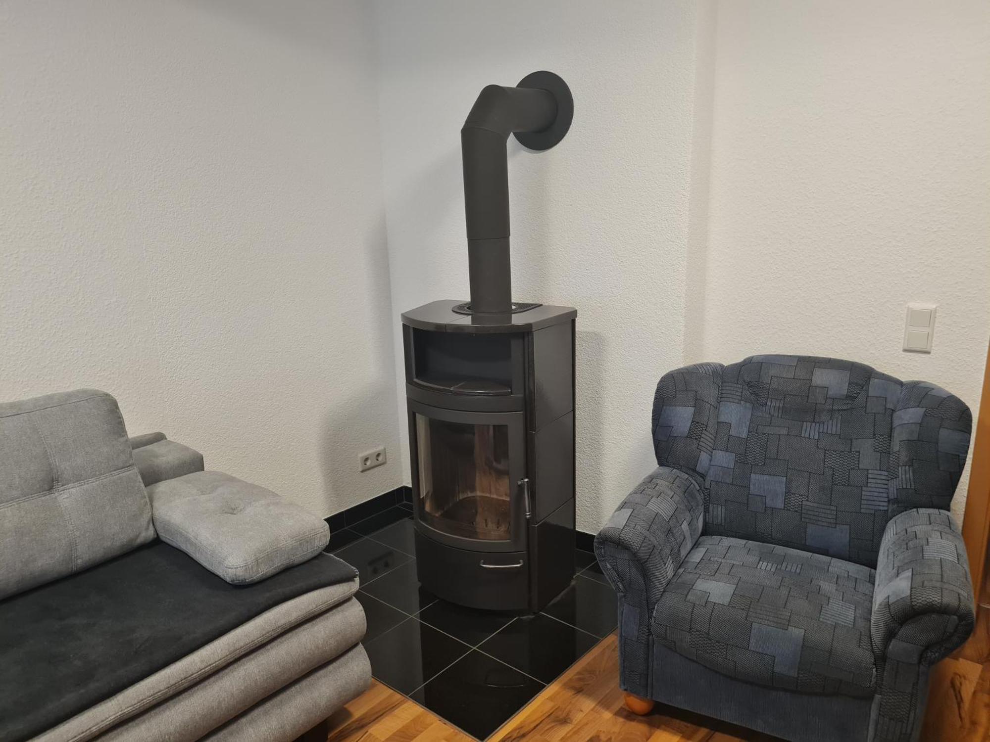 Modernisierte Wohnung, Zentral Gelegen In Historischer Altstadt Mucheln Екстериор снимка