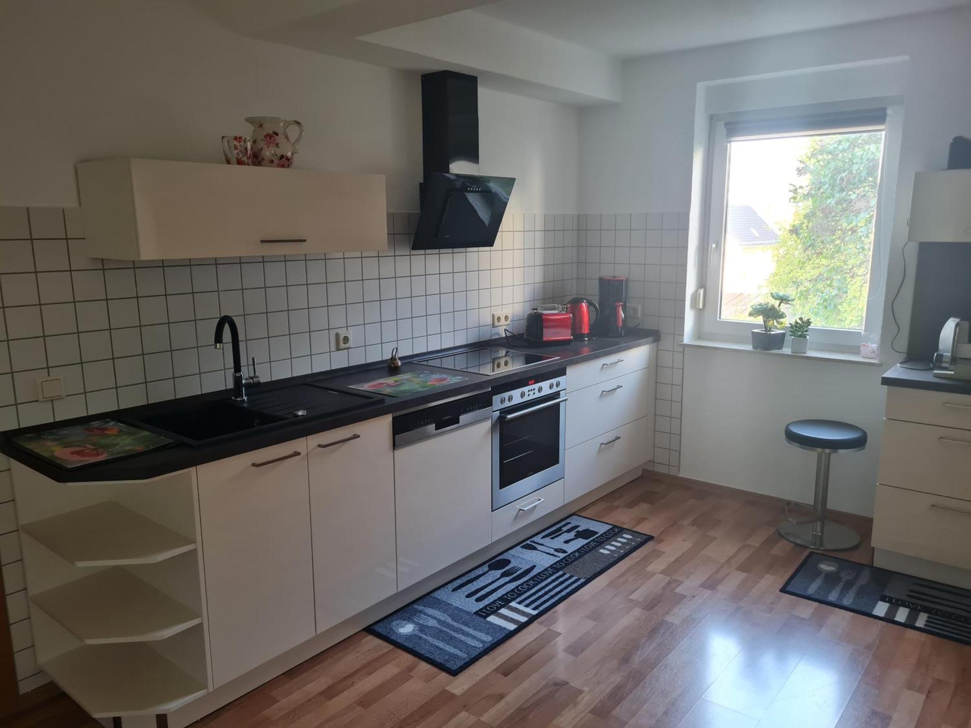 Modernisierte Wohnung, Zentral Gelegen In Historischer Altstadt Mucheln Екстериор снимка